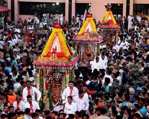 Lord Jagannath Rath Yatra procession in Ahmedabad featuring decorated chariots, devotees, and the famous Jamalpur route during Rath Yatra 2026.