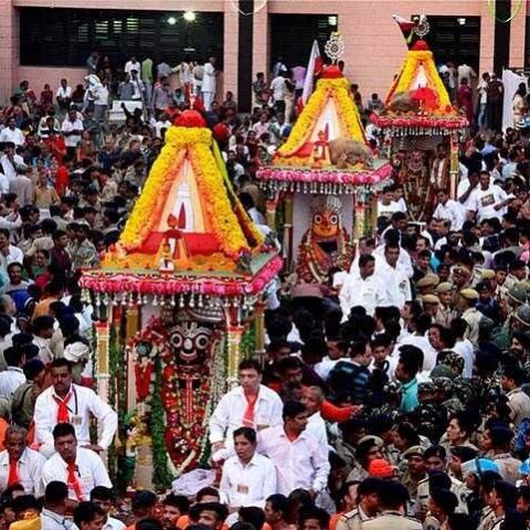 Lord Jagannath Rath Yatra procession in Ahmedabad featuring decorated chariots, devotees, and the famous Jamalpur route during Rath Yatra 2026.